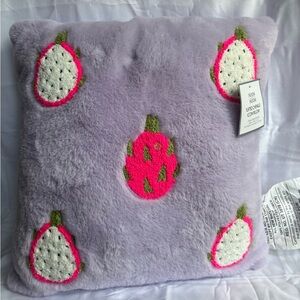 BNWT Room 2 Room. Tufted Chenille Icon Pillow 16x16x3” Purple with Dragonfruits